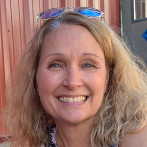 Meet your Posher, Lynette